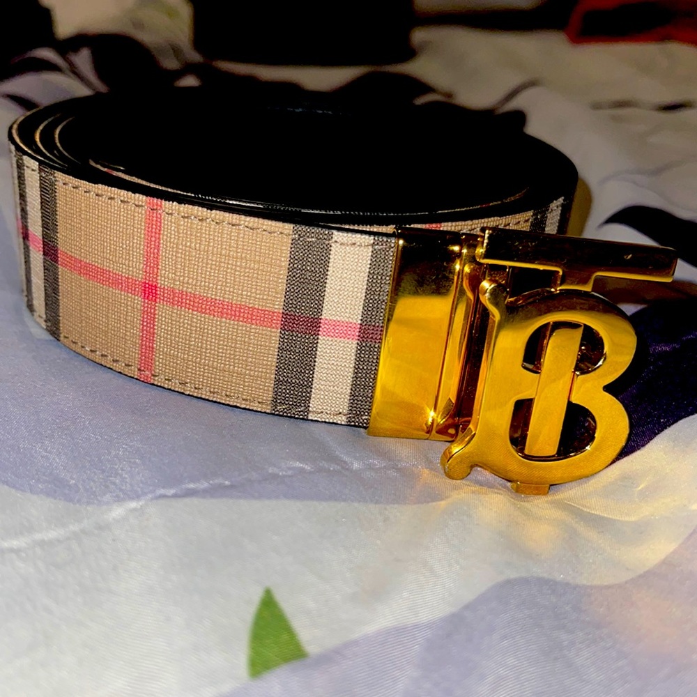 Gold reversible Burberry belt